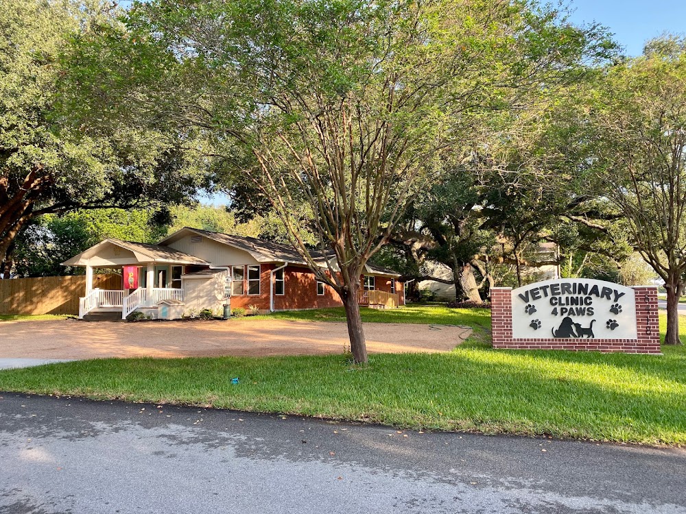 Four Paws at Fulshear Veterinary Clinic