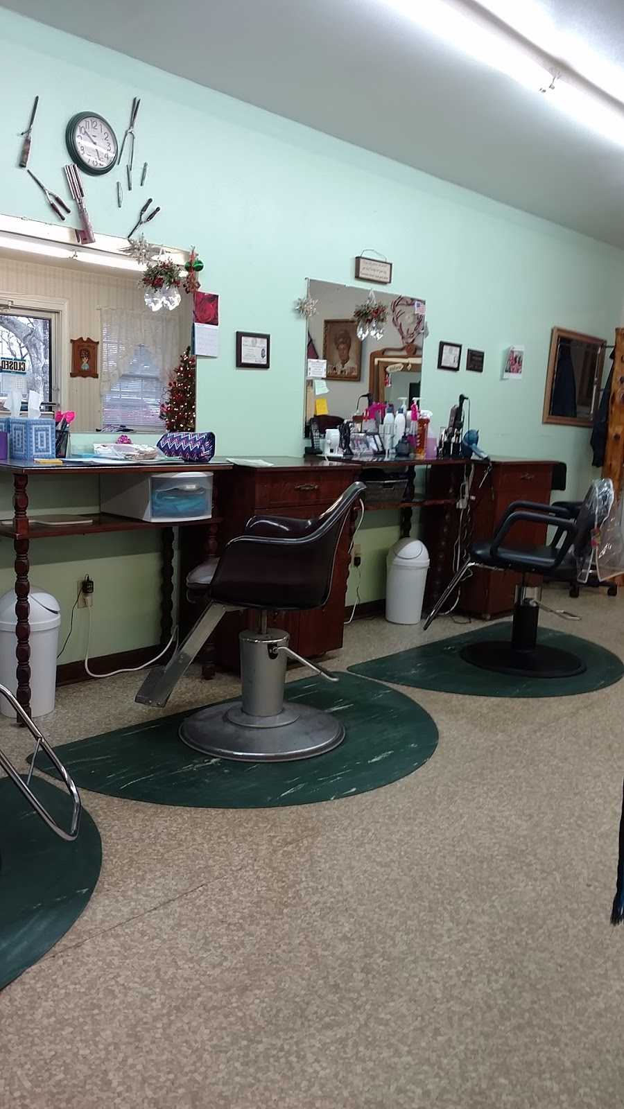 Pat’s Beauty Salon